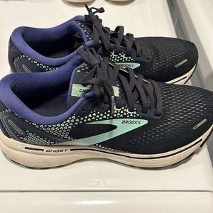 Brooks Ghost running shoe size 8